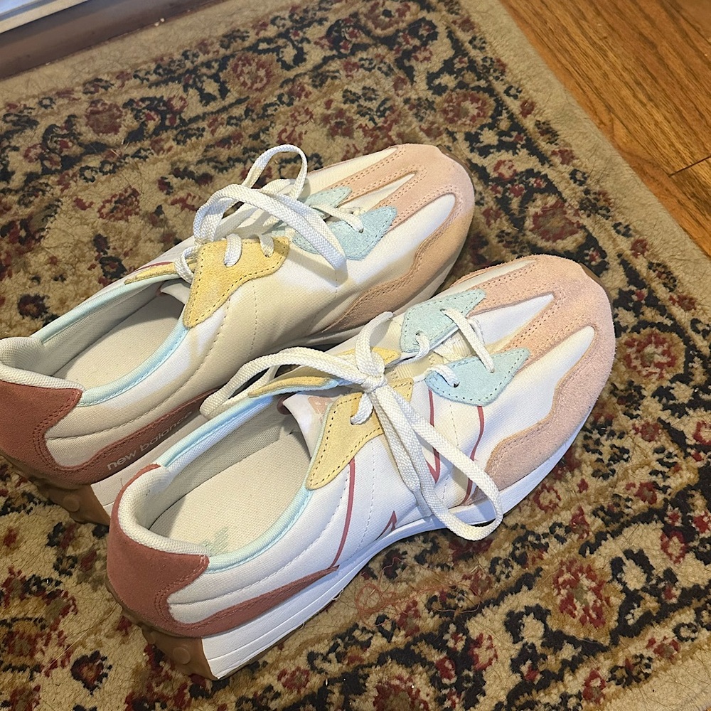 New Balance-327